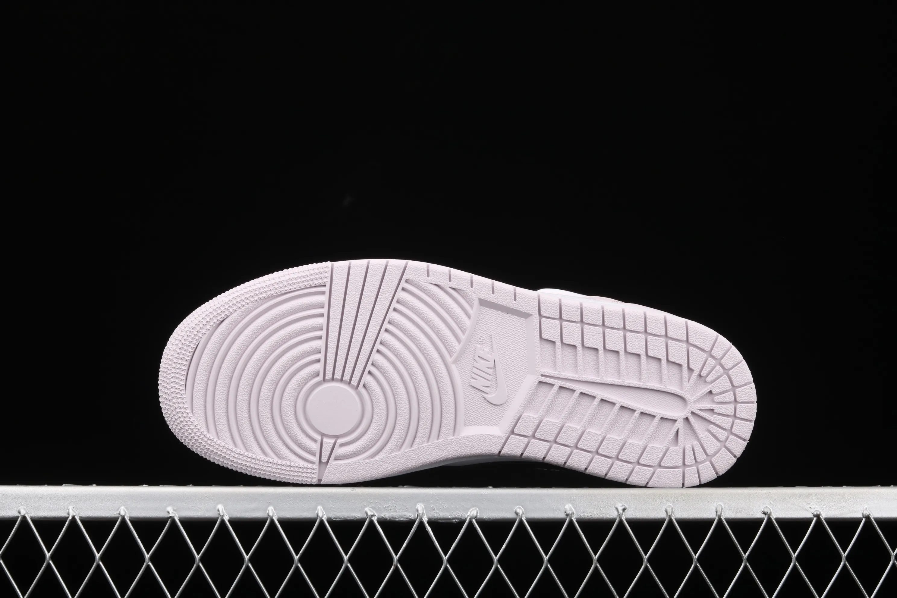 All categories Air Jordan Jordan series basketball shoes Air Jordan 1 Mid G version pure original Air Jordan 1 Mid AJ1 Joe 1 rose pink violet mid-top basketball shoes BQ6472-500